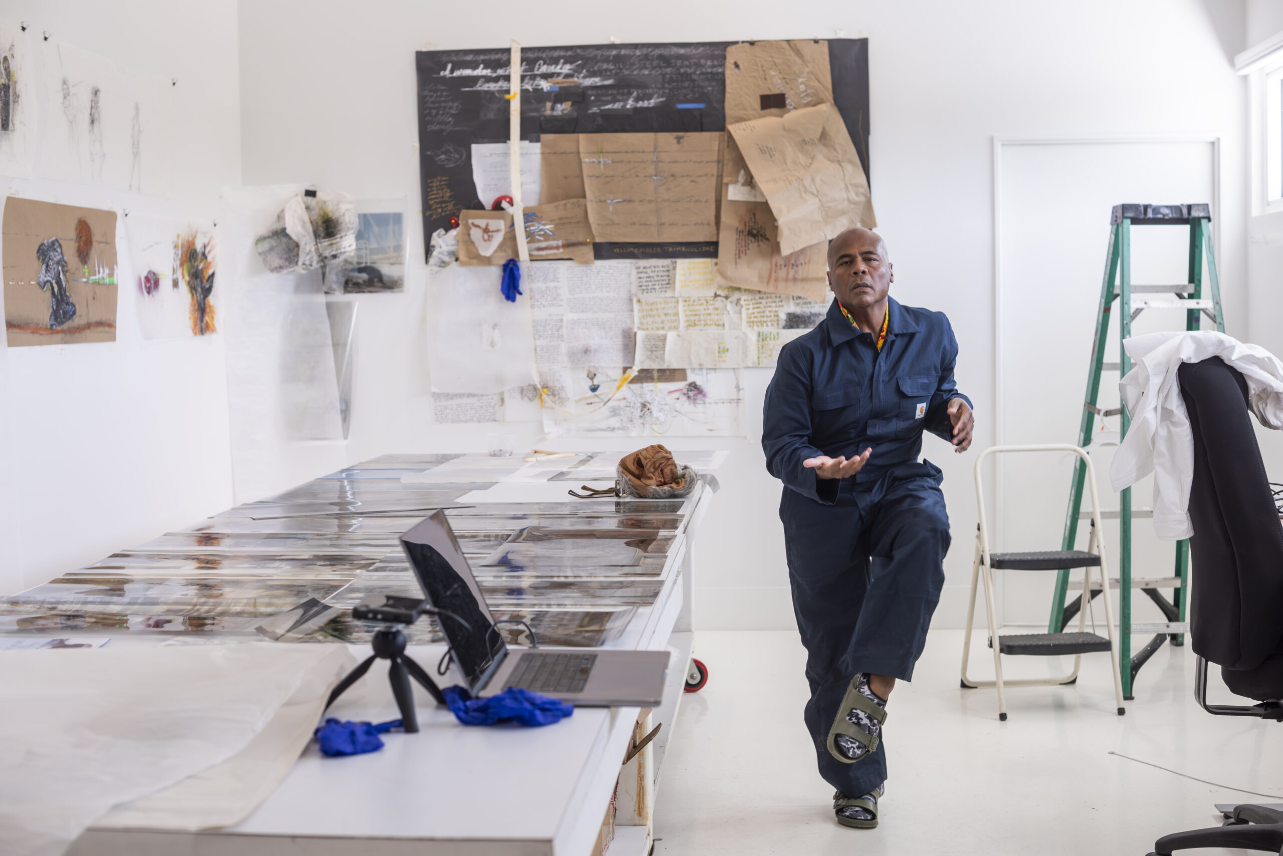 Ronaldo in artist studio